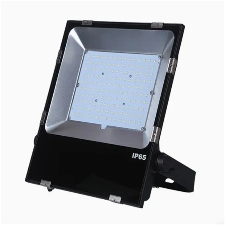 ไฟ LED Floodlight ด้านนอกสนามกีฬาไฟน้ำท่วม